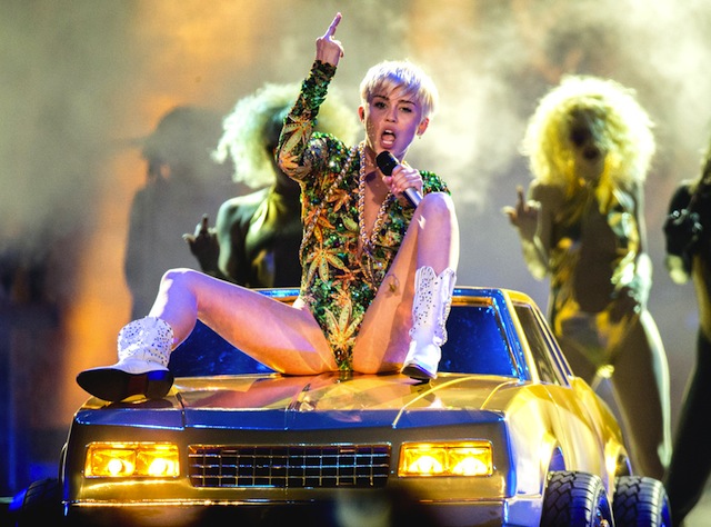 Miley Cyrus, 'Bangerz' tour. Image courtesy E Online. 