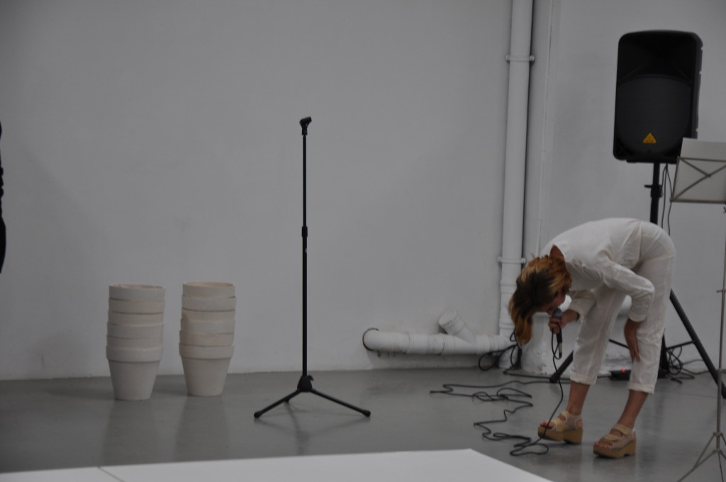 Claudia Pagès, 'Empathy' (2015) @ P//////AKT, Amsterdam. Performance view. Courtesy the artist.